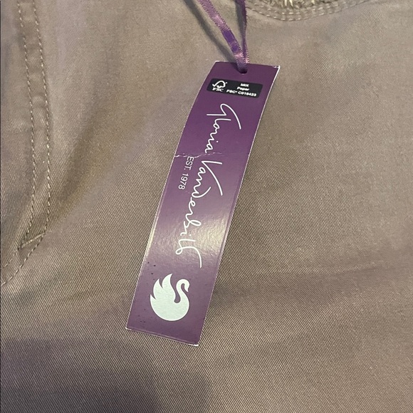 Gloria Vanderbilt Brown Women's Bermuda Shorts - Picture 4 of 10